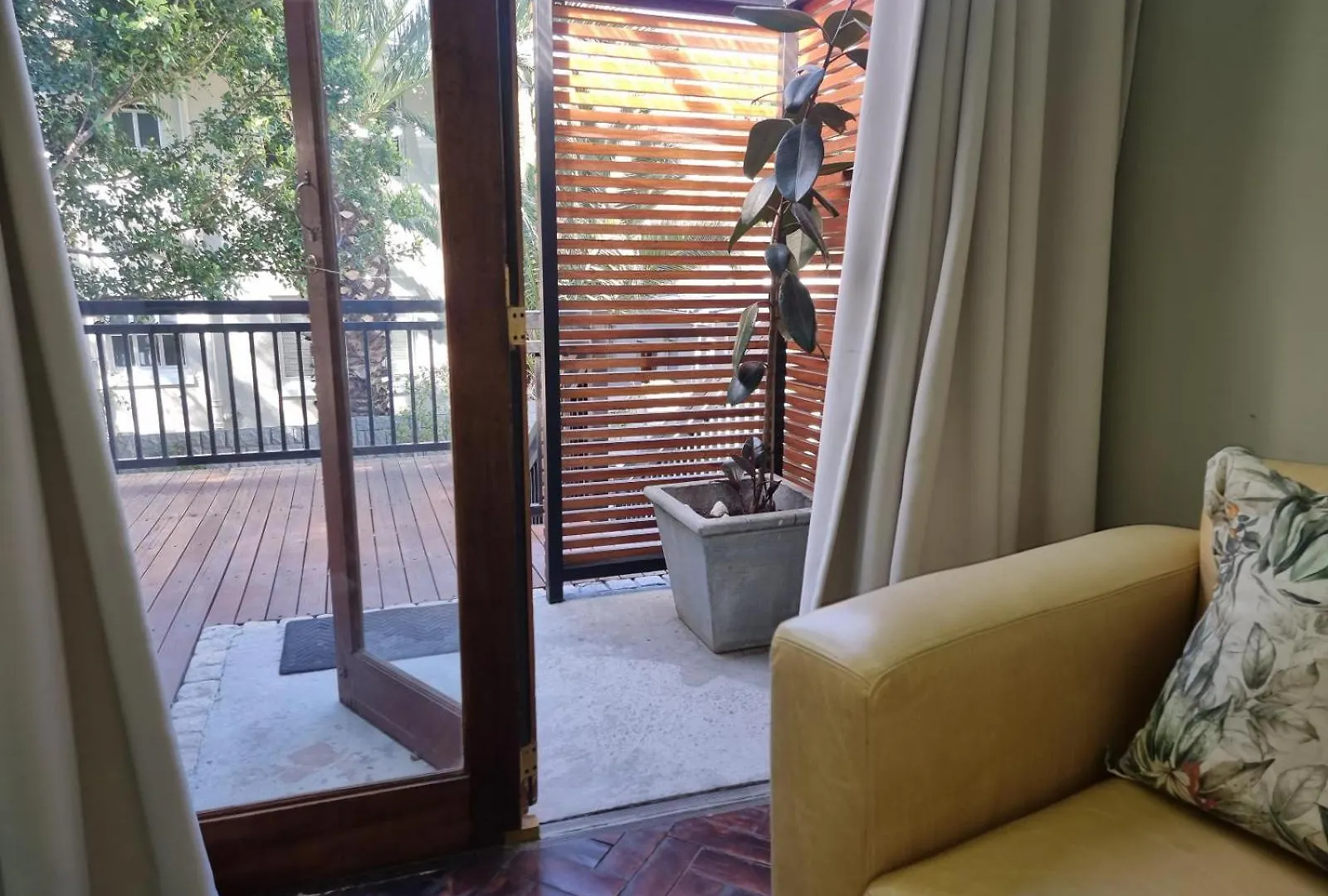 Leeuwenzee Guest House Cape Town